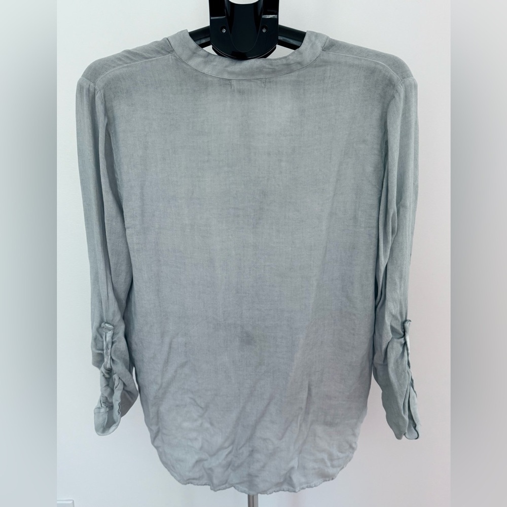 On The Road | Faela Button Down Top | Size Large | Light Blue Casual Chic - Picture 2 of 5